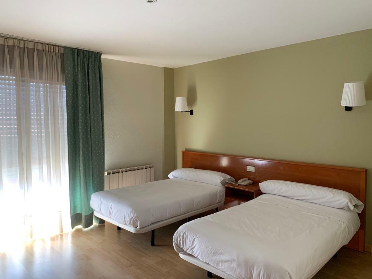 Hotel Arcea Villaviciosa Exterior photo